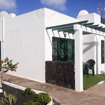 Relax & Pool Next To The דירה *